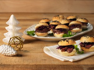 Miniburger-med-rokt reinsdyrfilet. Foto: MatPrat