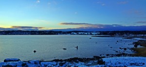 Blåtimen ved Nevlunghamn. Foto: Jan E. Thorstein ©